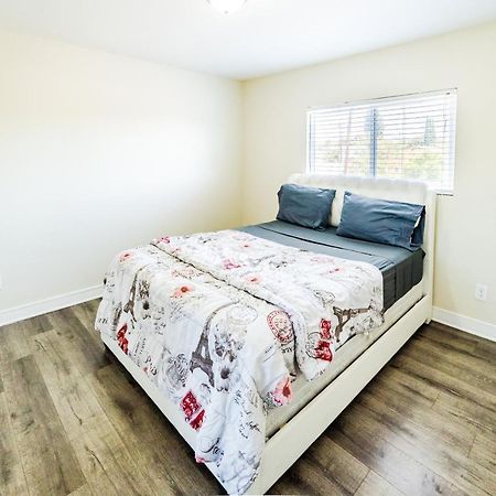 Spacious 5 Bedroom 3 Bath Modern Home By Downtown La With Parking Los Angeles Exteriér fotografie
