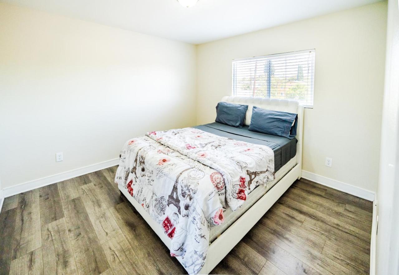 Spacious 5 Bedroom 3 Bath Modern Home By Downtown La With Parking Los Angeles Exteriér fotografie