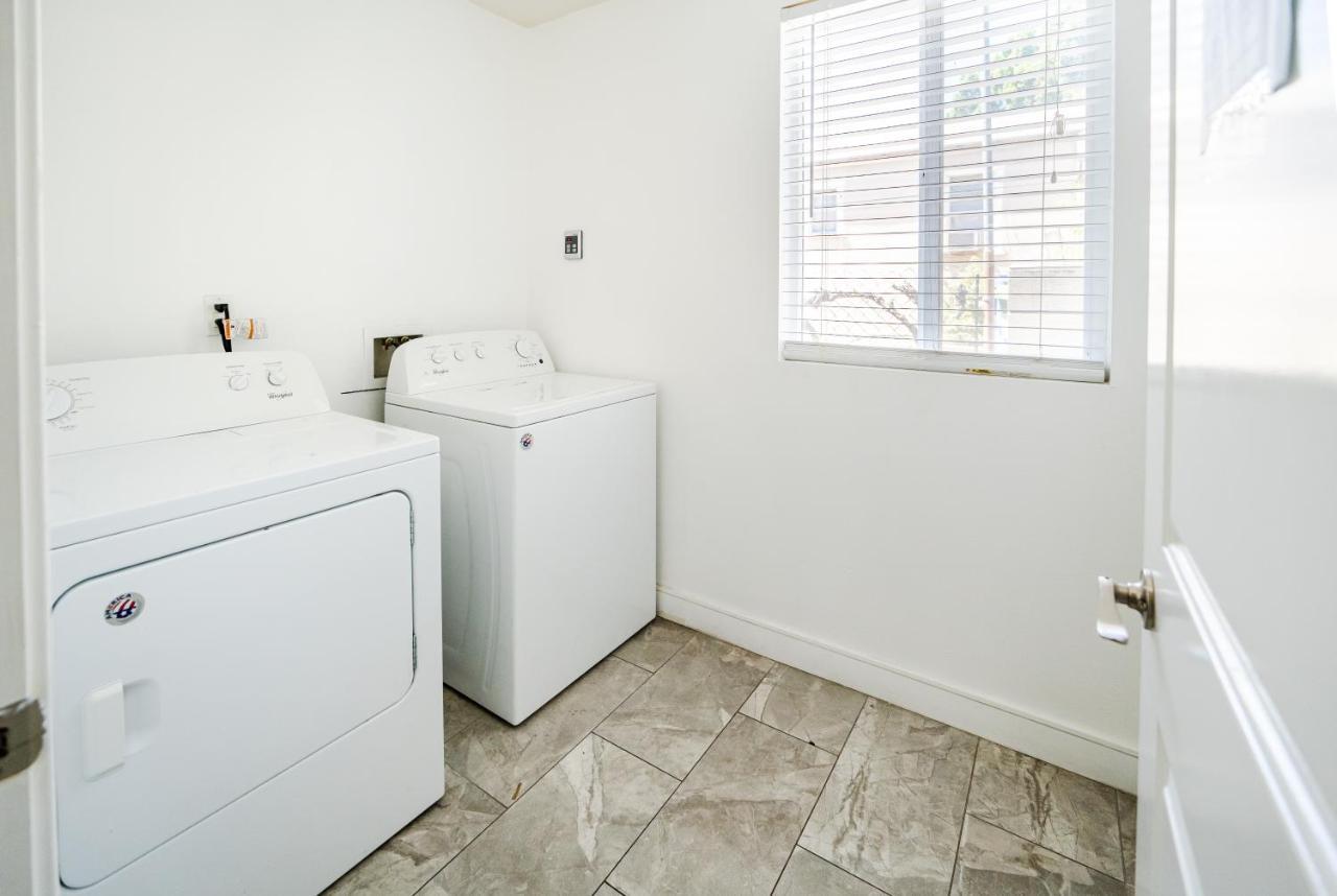 Spacious 5 Bedroom 3 Bath Modern Home By Downtown La With Parking Los Angeles Exteriér fotografie